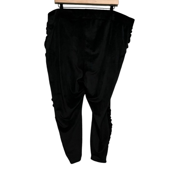 Torrid Full Length Signature Waist Ruched Velour Side Legging - Picture 4 of 9